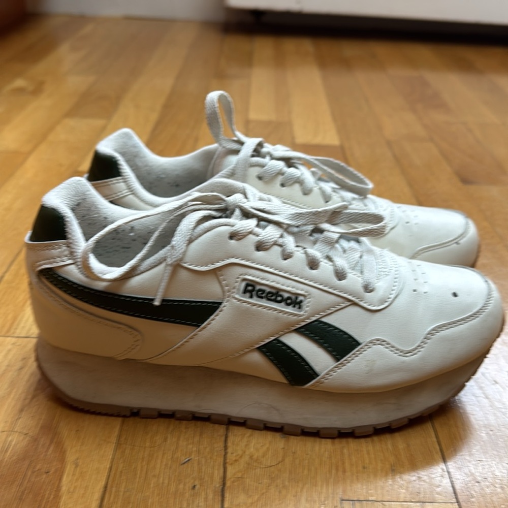 Reebok platform sneakers Women’s size 8.5